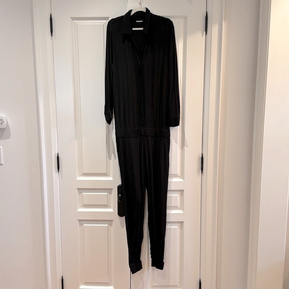 MONROW Crepe Long Sleeve Jumpsuit - Picture 5 of 7